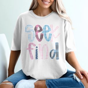 Seek Find Plaid T-Shirt, Inspirational Pink Blue Gingham Checkered Tee, Positive Message, Cute Trendy Word Design T-Shirt