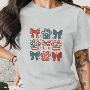 Patriotic Paw Print T-Shirt, American Flag Dog Lover Tee, 4th of July Vintage Pet Mom Gift, Distressed Americana Independence Day Shirt