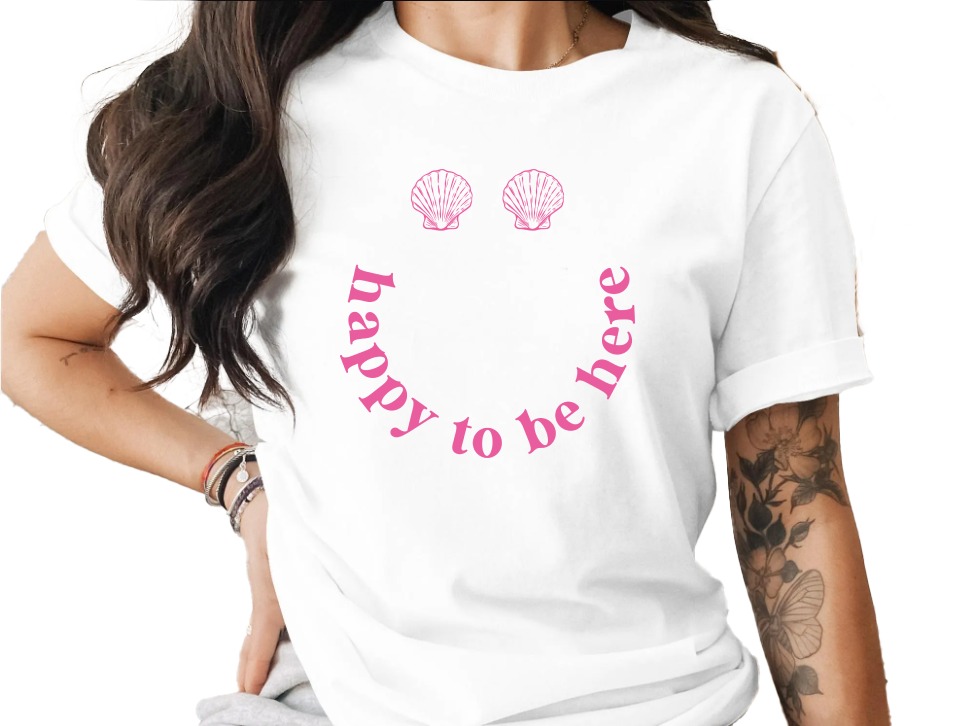 Happy To Be Here T-Shirt, Beach Smiley Face Shirt, Pink Seashell Graphic Tee, Coastal Vacation Top, Summer Aesthetic Preppy Gift For Her