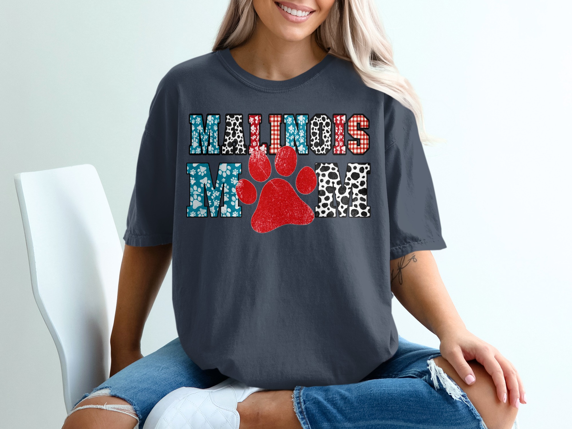 Malinois Mom T-Shirt, Distressed Paw Print Belgian Malinois Mama Tee, Dog Lover Gift for Her, Cute Pet Owner Shirt - Image 12