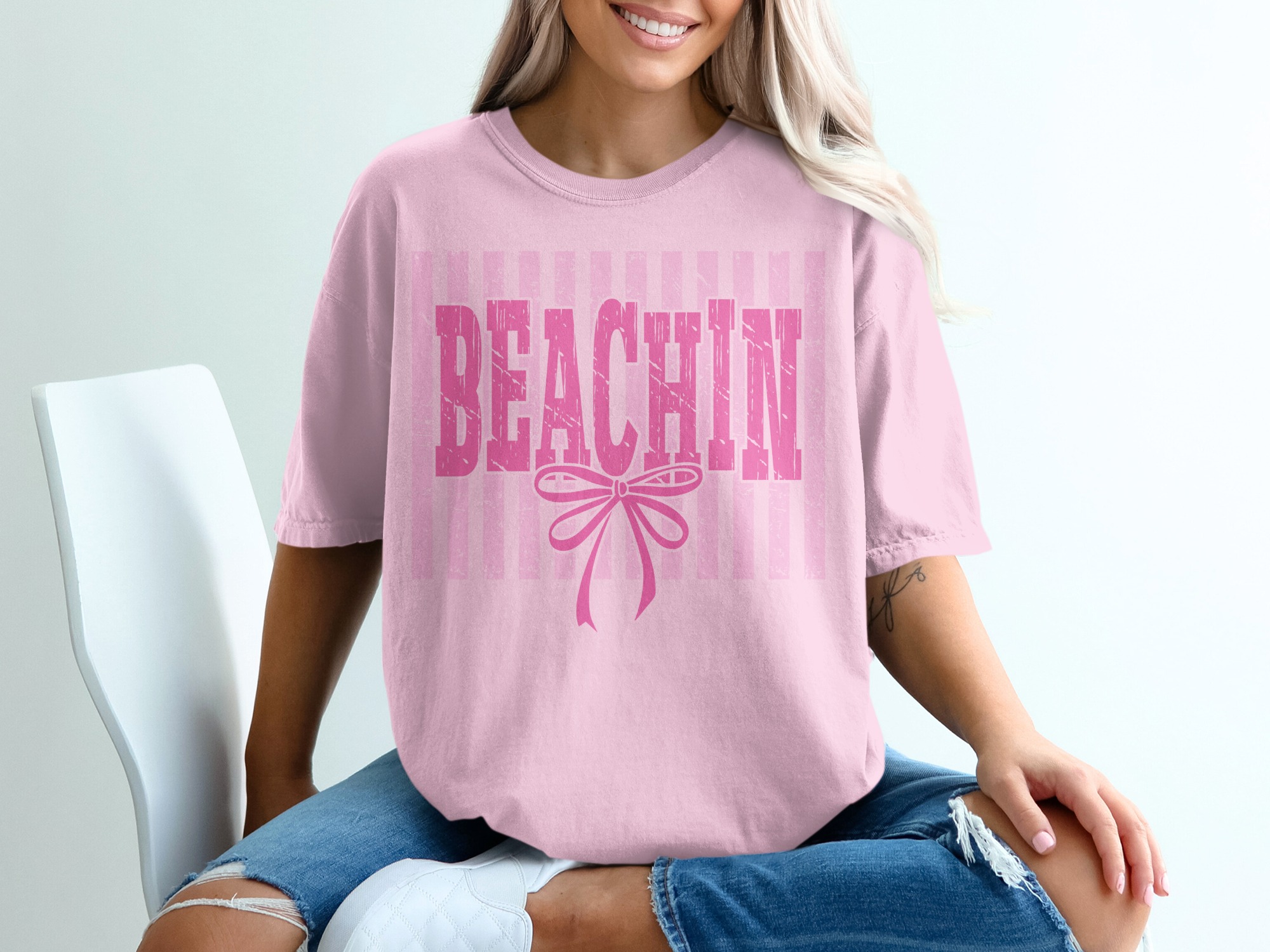 Beachin' T-Shirt, Pink Bow Tee, Summer Vacation Shirt, Barbiecore Aesthetic, Coquette Beach Top, Trendy Apparel Gift - Image 17