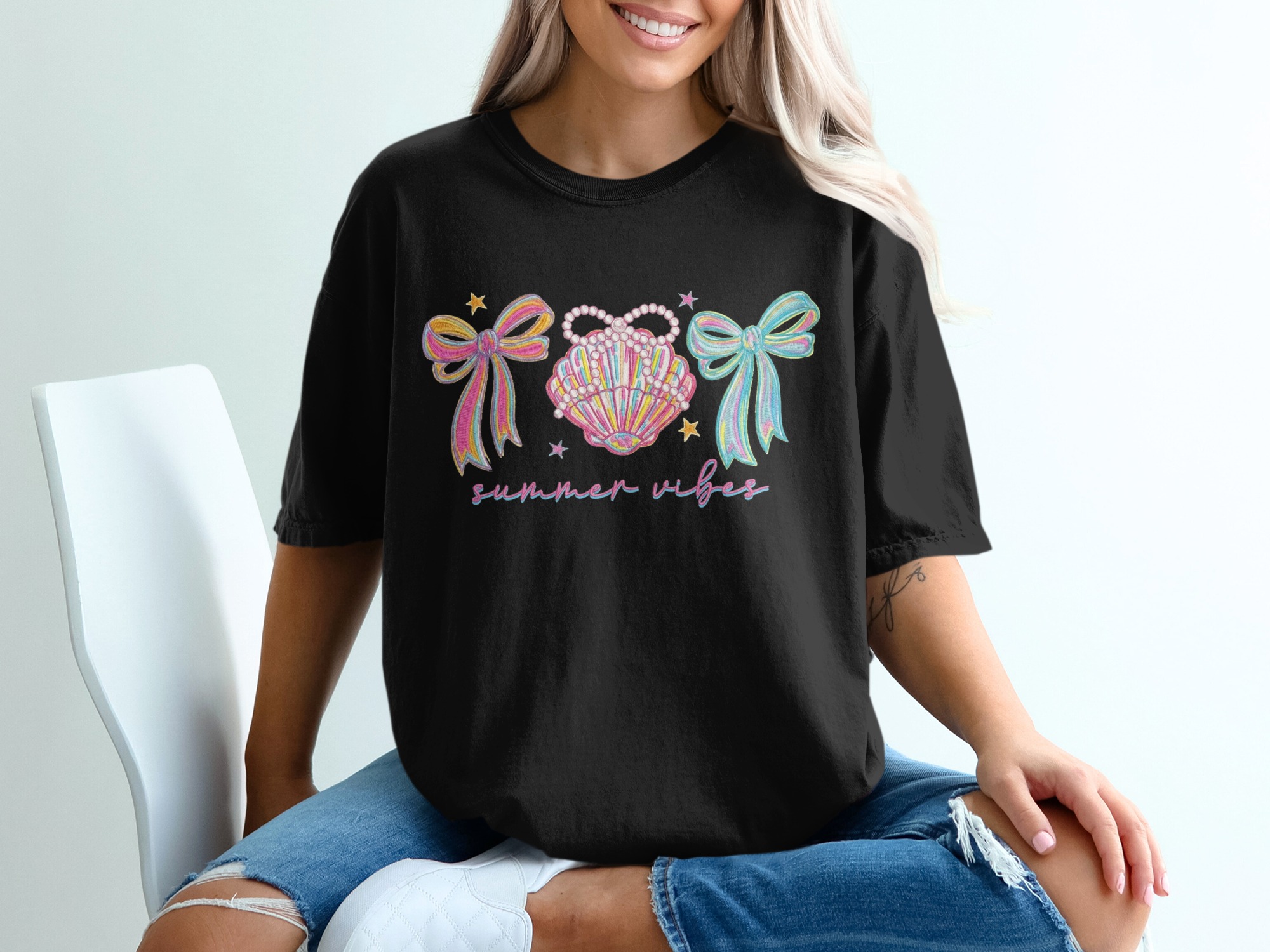 Summer Vibes Seashell T-Shirt, Coquette Bow & Faux Pearl Mermaidcore Aesthetic Tee, Pastel Girly Beach Vacation Shirt, Y2K Style Gift For - Image 5