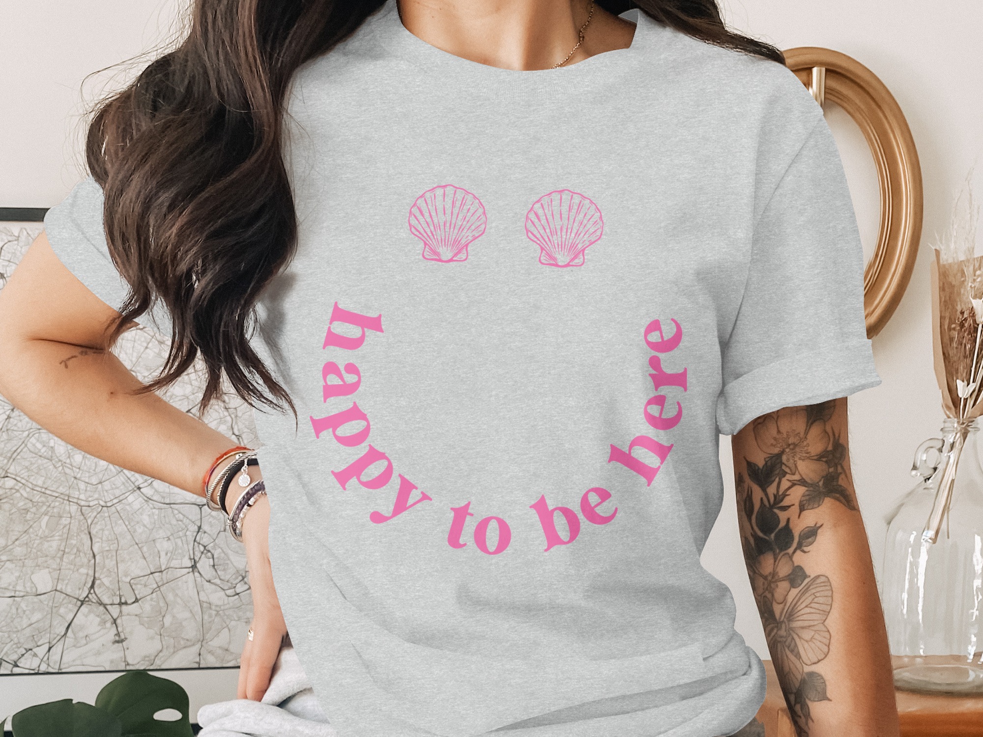 Happy To Be Here T-Shirt, Beach Smiley Face Shirt, Pink Seashell Graphic Tee, Coastal Vacation Top, Summer Aesthetic Preppy Gift For Her - Image 2