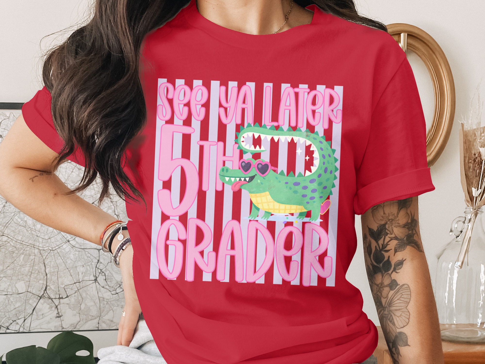 See Ya Later 5th Grader T-Shirt: Alligator Graduation - Image 2