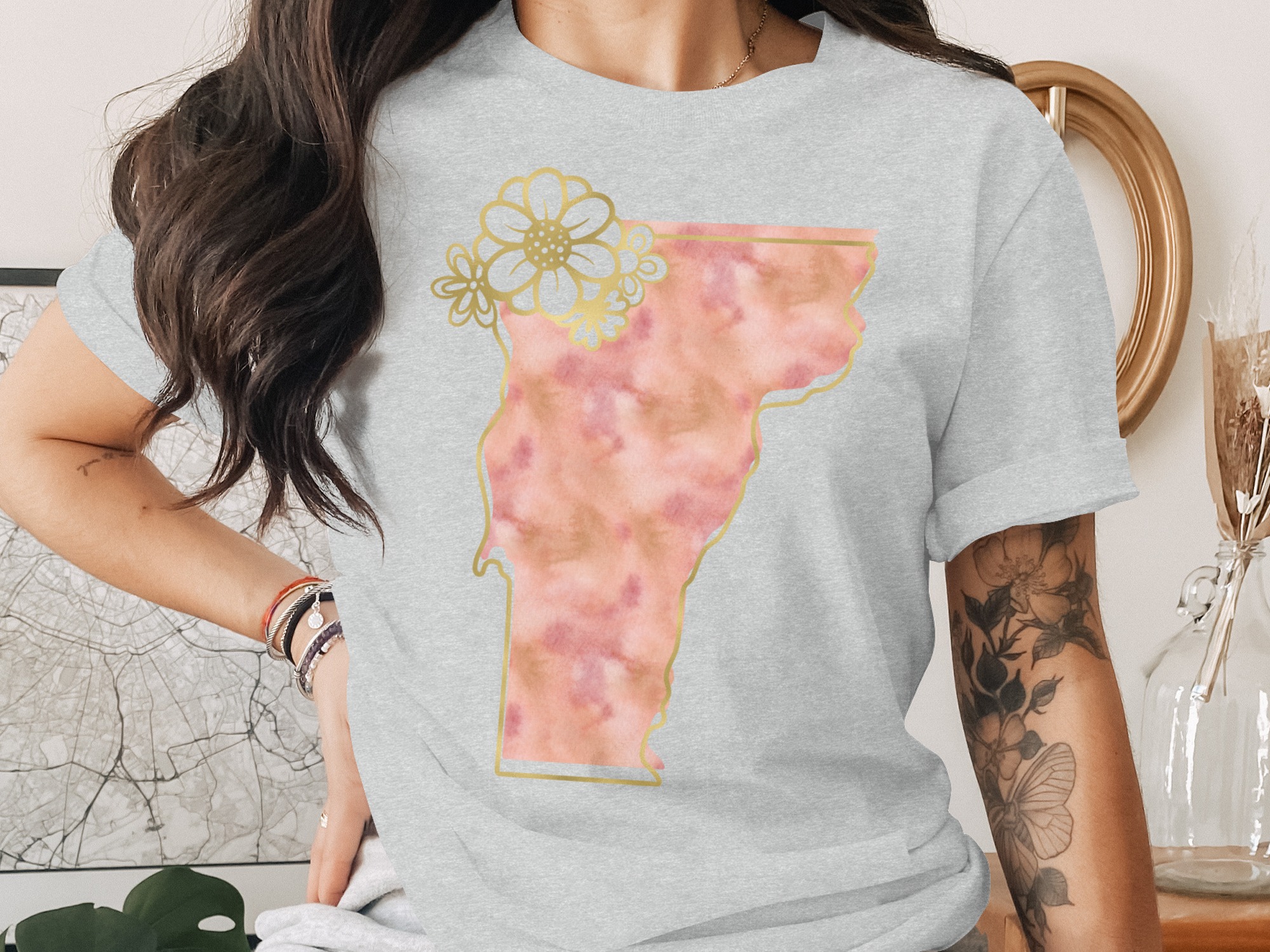 Vermont T-Shirt, Faux Gold Floral Watercolor Vermont State Tee, Unique New England State Pride Lover Gift Tee - Image 2