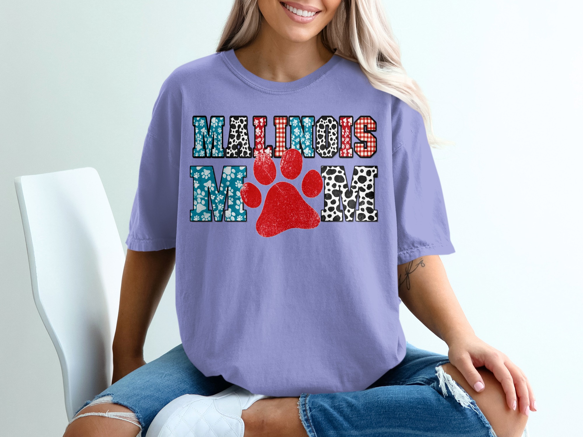 Malinois Mom T-Shirt, Distressed Paw Print Belgian Malinois Mama Tee, Dog Lover Gift for Her, Cute Pet Owner Shirt - Image 18