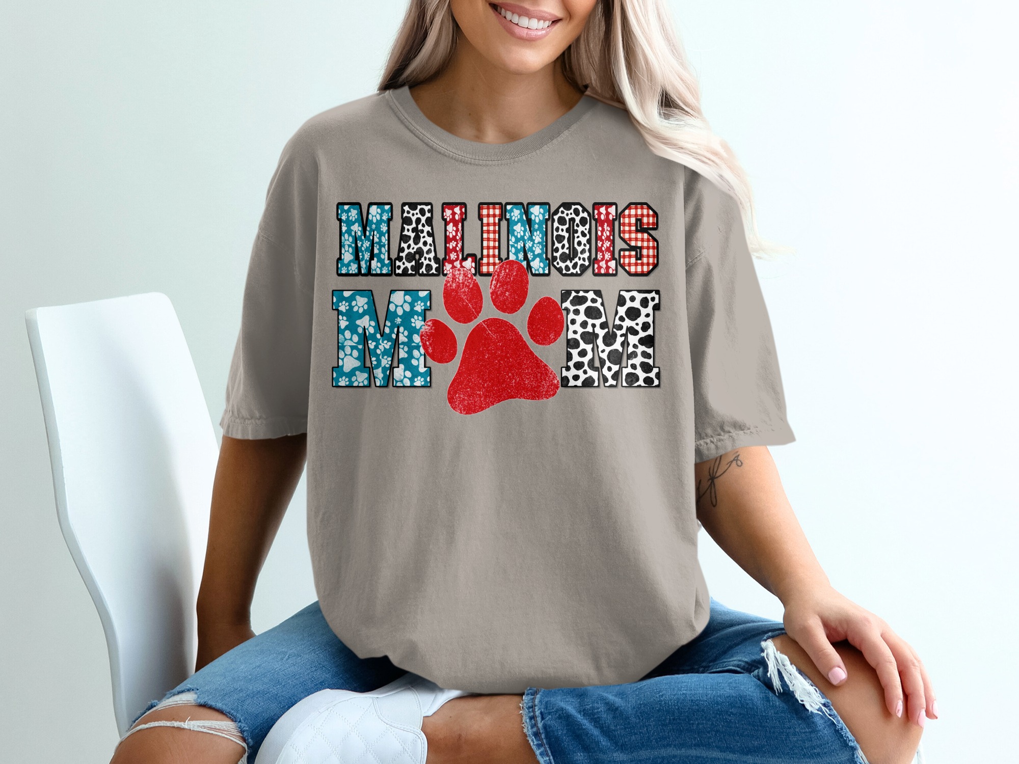 Malinois Mom T-Shirt, Distressed Paw Print Belgian Malinois Mama Tee, Dog Lover Gift for Her, Cute Pet Owner Shirt - Image 11
