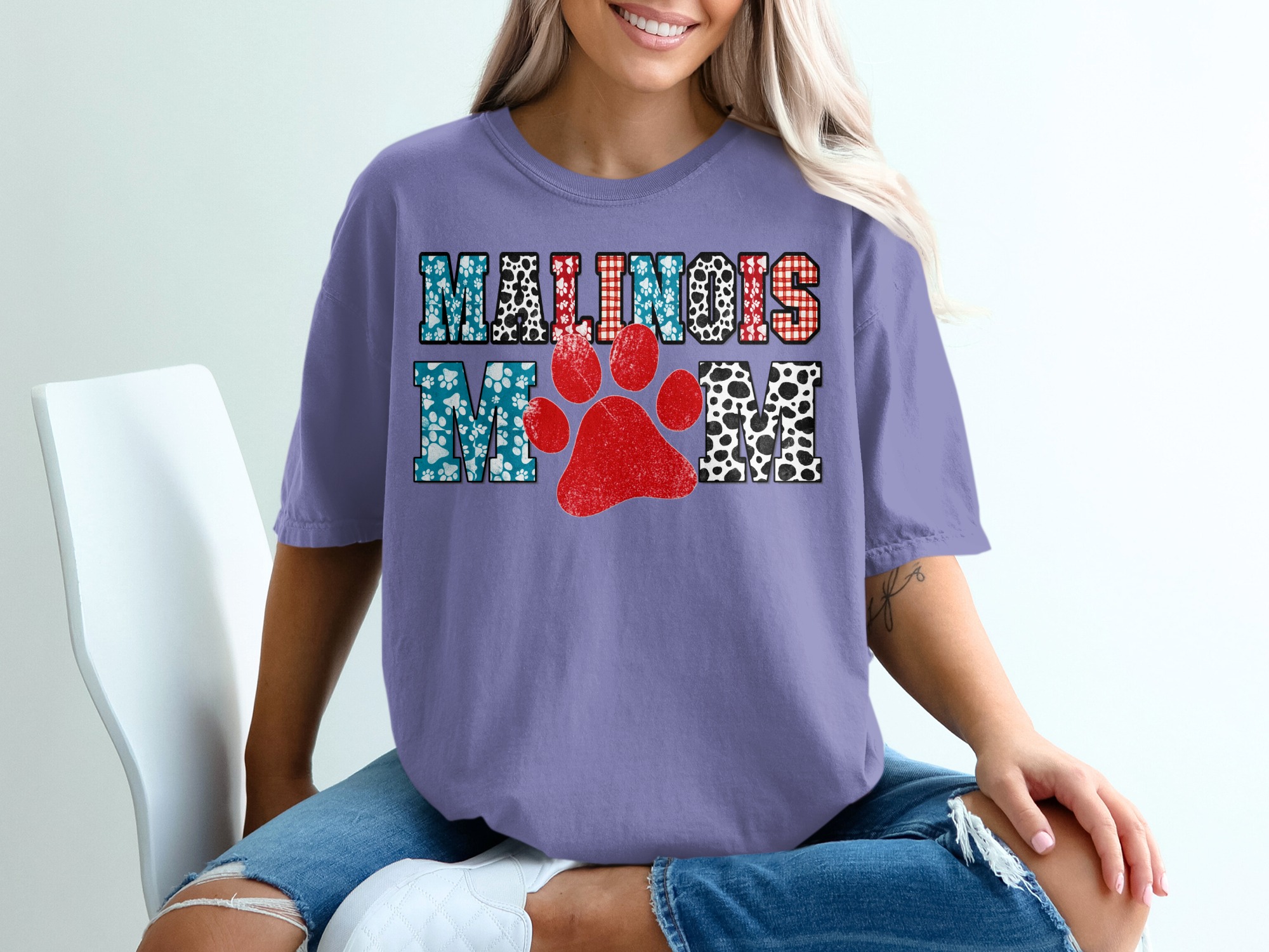 Malinois Mom T-Shirt, Distressed Paw Print Belgian Malinois Mama Tee, Dog Lover Gift for Her, Cute Pet Owner Shirt - Image 13