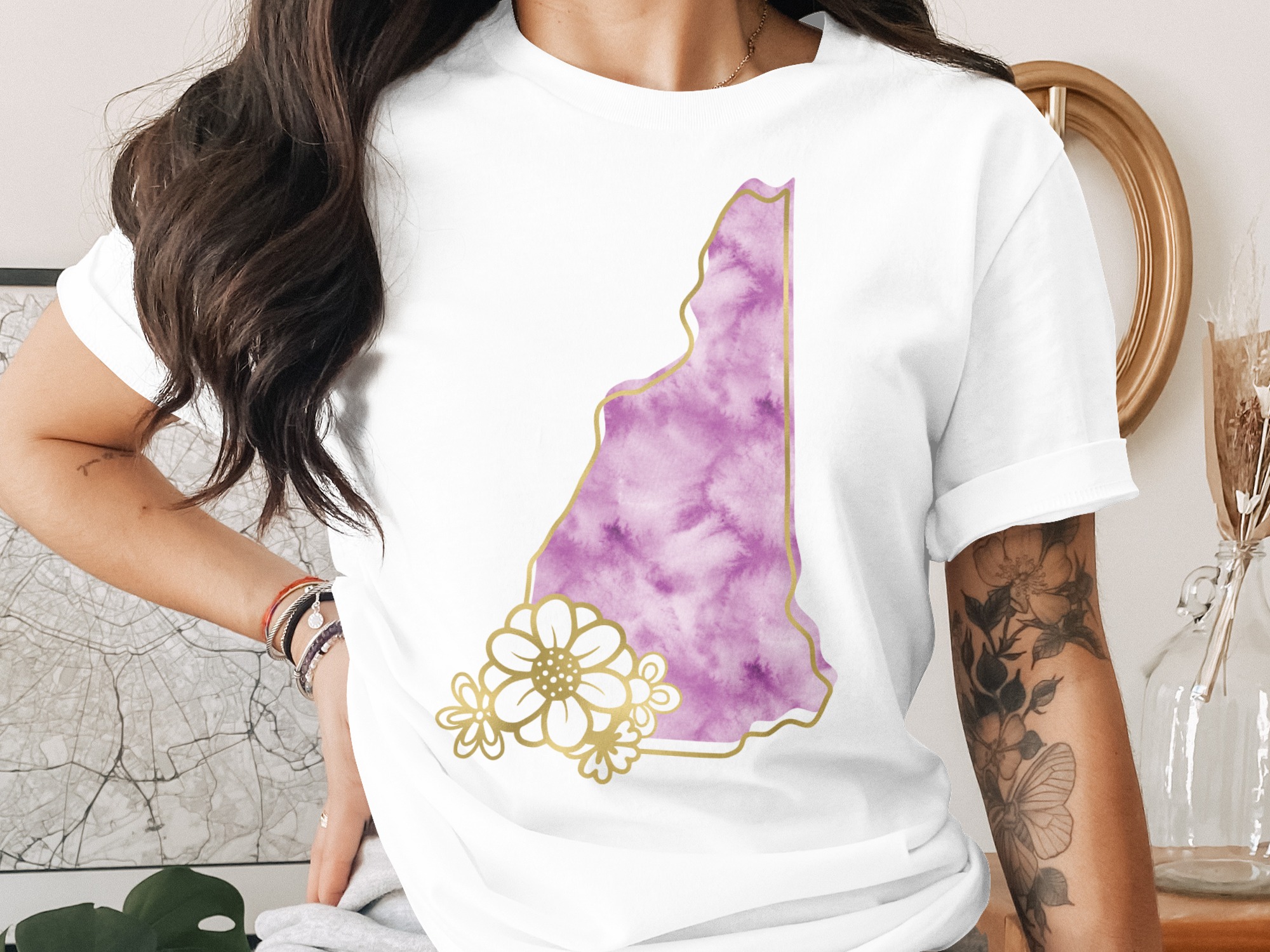New Hampshire State T-Shirt, NH Map Gold Effect Floral Tee, Purple Watercolor Aesthetic Local Love Gift for Her