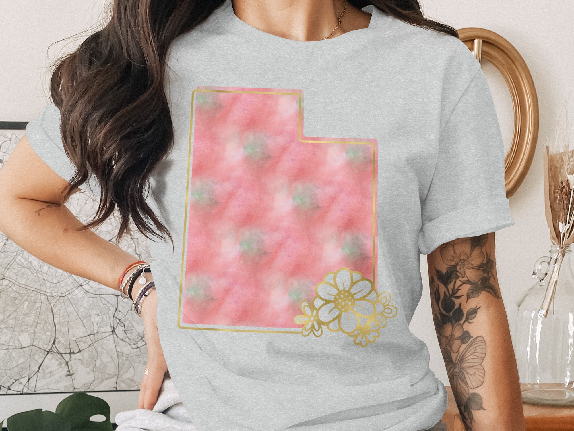 Utah State T-Shirt, Watercolor Utah Shirt with Faux Gold Flowers, Utah Pride Tee, Aesthetic Utah Gift for Her, State Map Top - Image 2