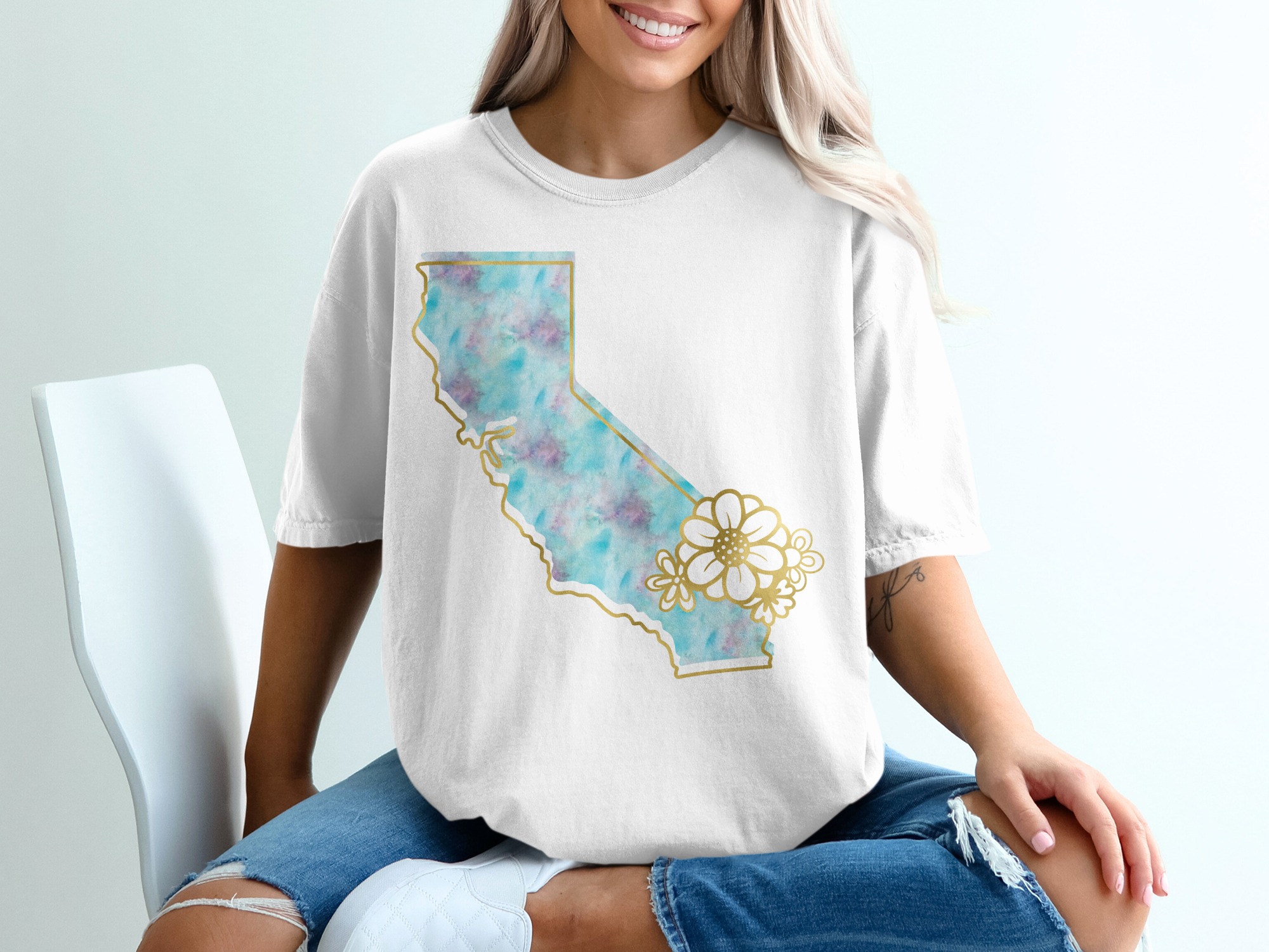 Watercolor California Floral T-shirt, Golden State Faux Gold Outline Tee, Boho California Lover Gift, Women's Travel Tee - Image 6