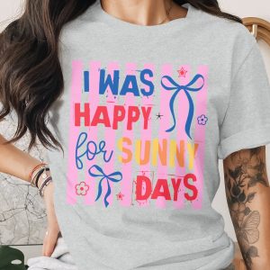 Happy Sunny Days T-Shirt | Positive Retro Vibe Shirt | Summer Vacation Tee | Y2K Aesthetic Top for Her | Optimistic Quote Gift