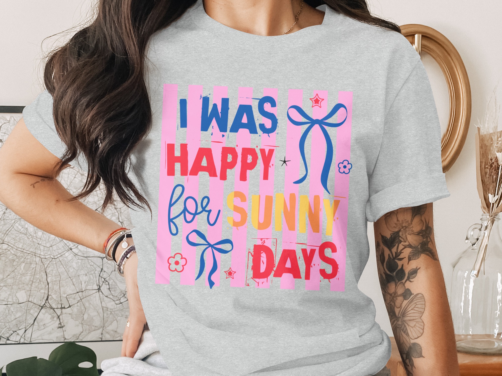 Happy Sunny Days T-Shirt | Positive Retro Vibe Shirt | Summer Vacation Tee | Y2K Aesthetic Top for Her | Optimistic Quote Gift