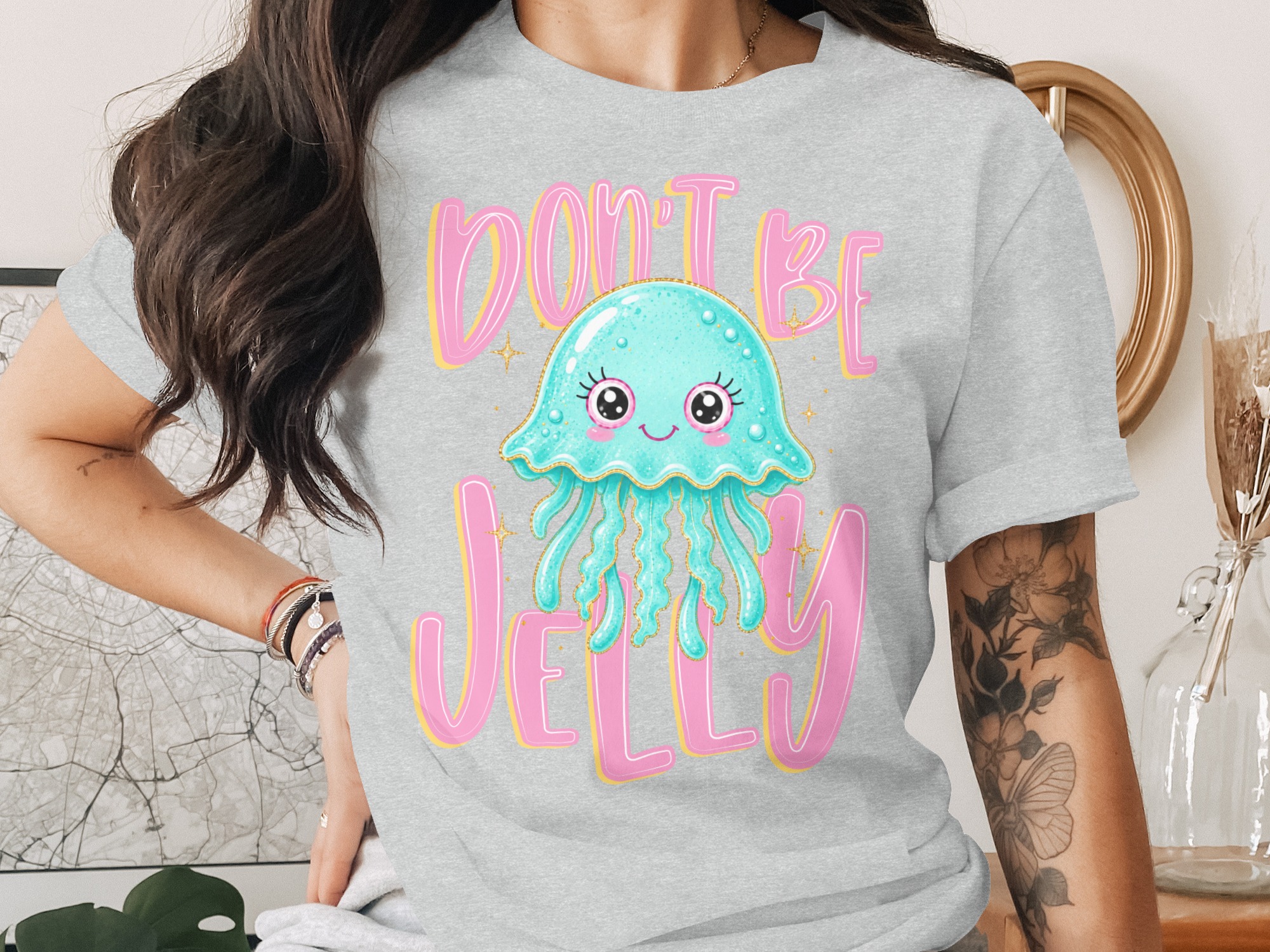 Don't Be Jelly T-Shirt, Cute Jellyfish Shirt, Kawaii Ocean Pun Tee, Faux Glitter Effect Sea Animal Top, Funny Beach Vibe Tee, Gift for Her - Image 2