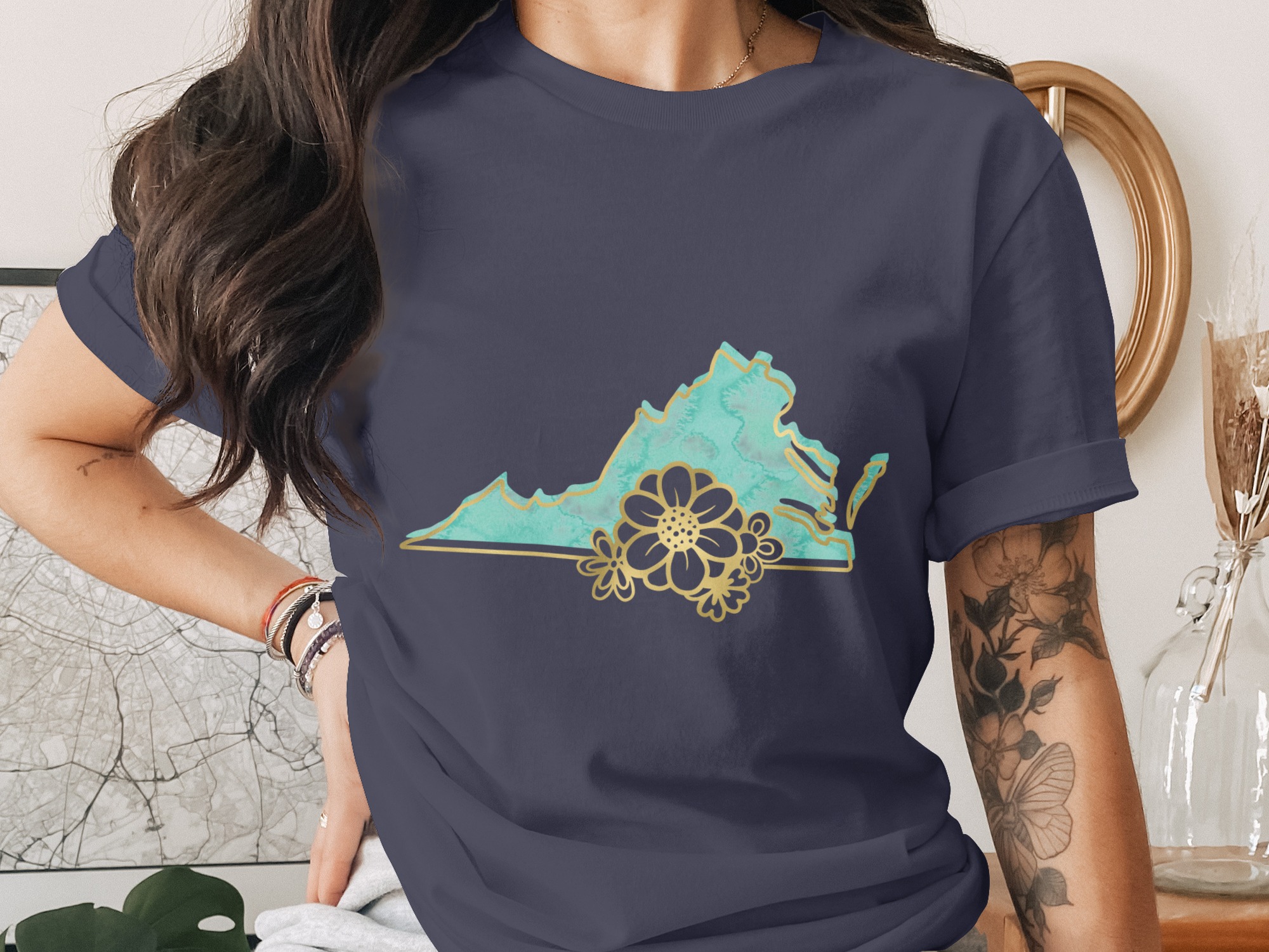 Virginia T-Shirt, Faux Gold Virginia State with Watercolor Floral Tee, VA Native Gift, Boho Chic Travel Souvenir Top for Her - Image 3