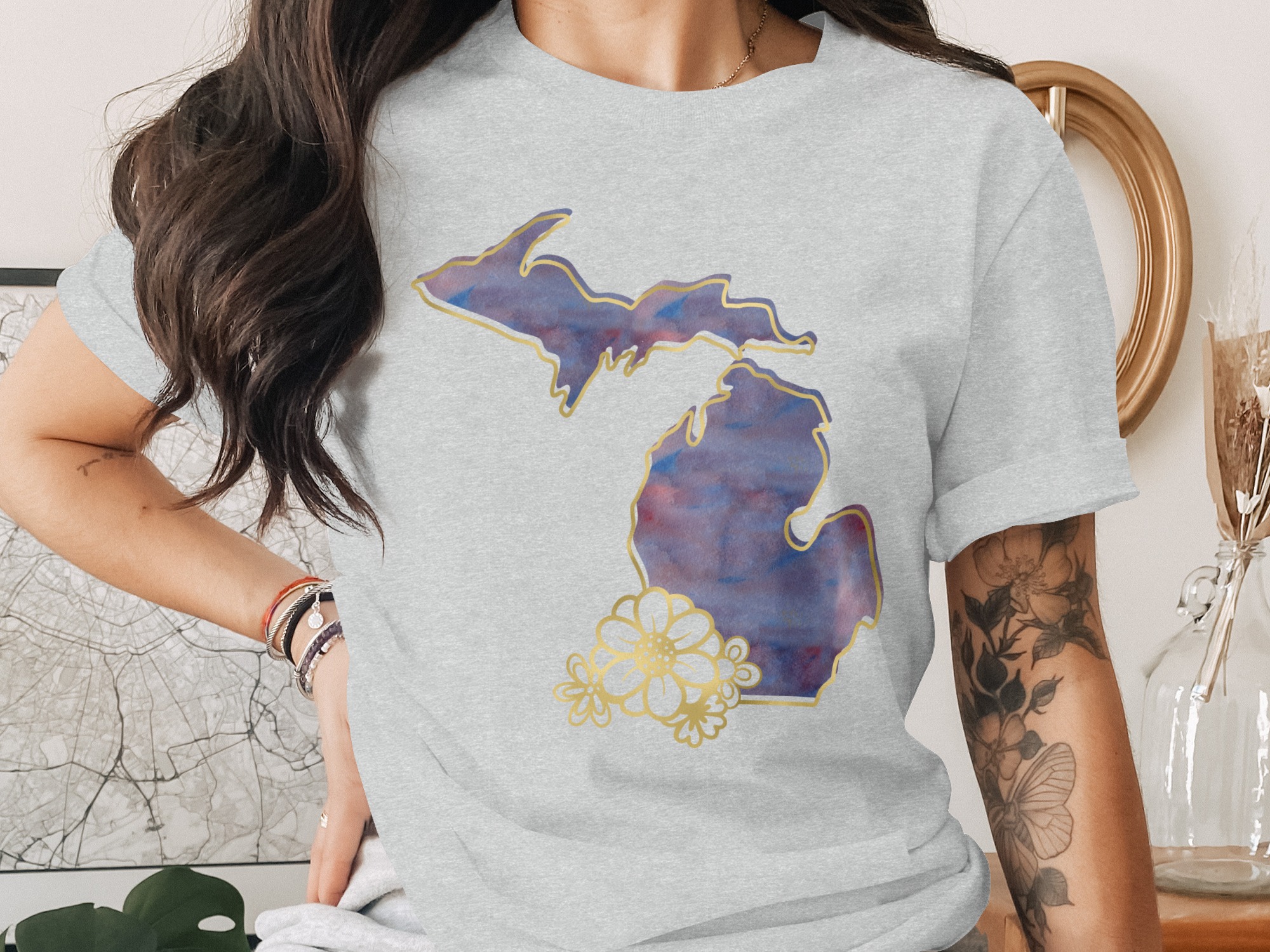 Michigan State Watercolor T-Shirt, Faux Gold Floral Michigander Tee, Aesthetic Home State Shirt, Gift for Her, Michigan Lover Souvenir Top - Image 2