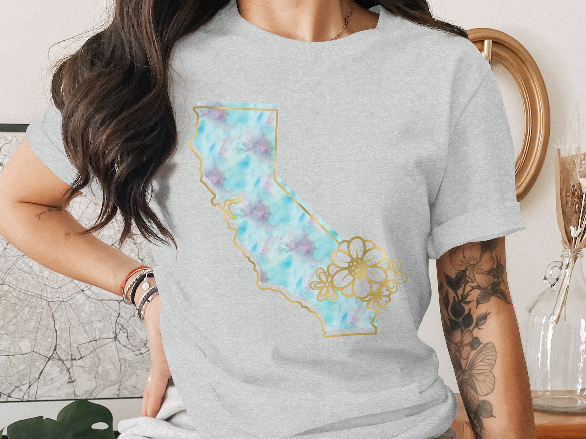 Watercolor California Floral T-shirt, Golden State Faux Gold Outline Tee, Boho California Lover Gift, Women's Travel Tee