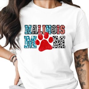 Malinois Mom T-Shirt, Distressed Paw Print Belgian Malinois Mama Tee, Dog Lover Gift for Her, Cute Pet Owner Shirt