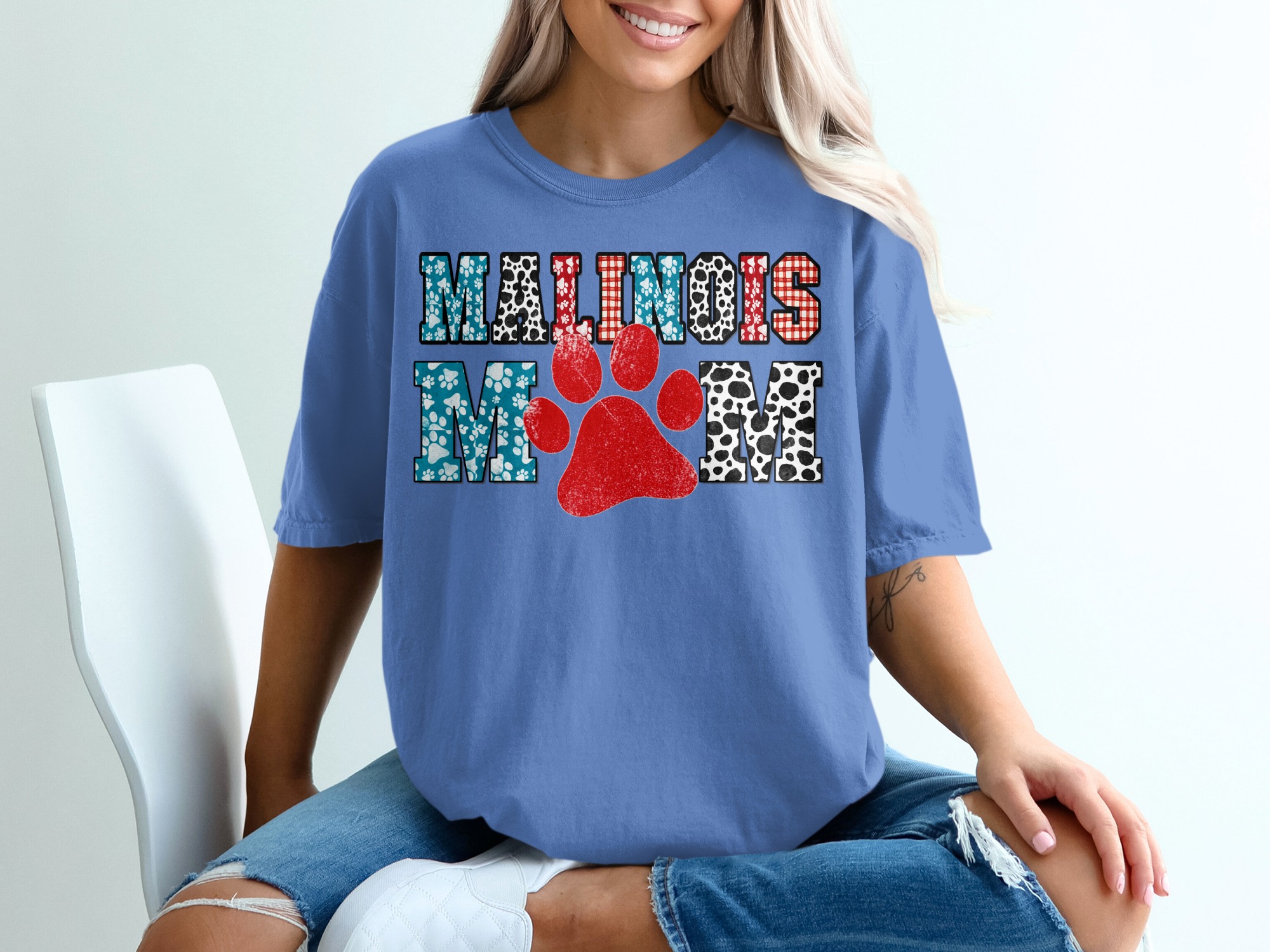 Malinois Mom T-Shirt, Distressed Paw Print Belgian Malinois Mama Tee, Dog Lover Gift for Her, Cute Pet Owner Shirt - Image 20