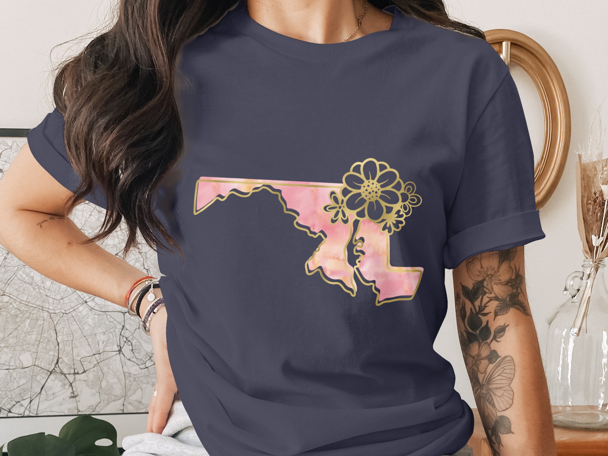 Maryland T-Shirt, Faux Gold Floral Maryland State Outline Tee, Watercolor Maryland Pride Shirt, Cute Women's Maryland Gift, Aesthetic Home - Image 3