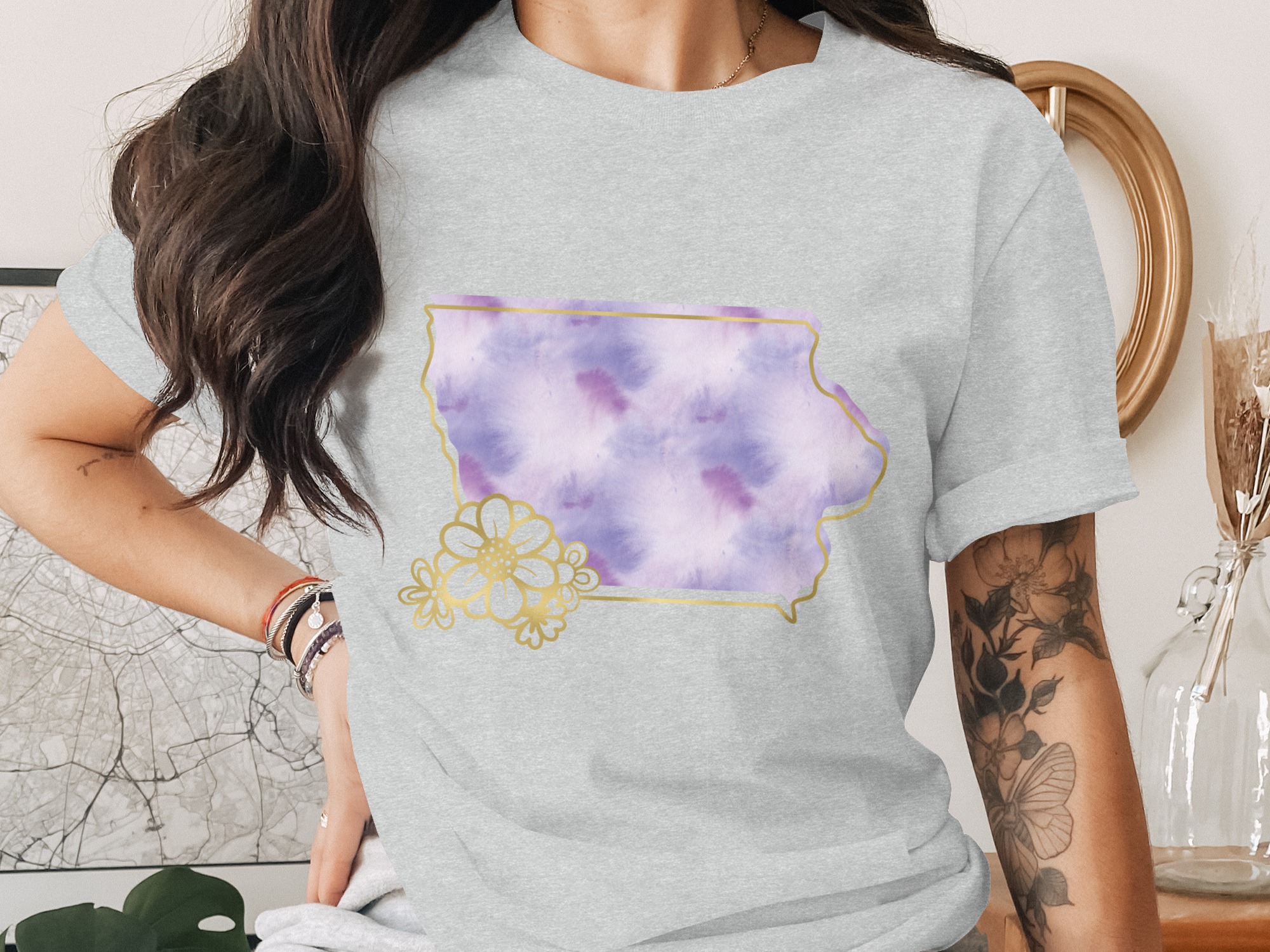Iowa Watercolor Floral T-Shirt, Faux Gold Outline State Tee, Aesthetic Gift for Her, Midwest Pride Apparel - Image 2