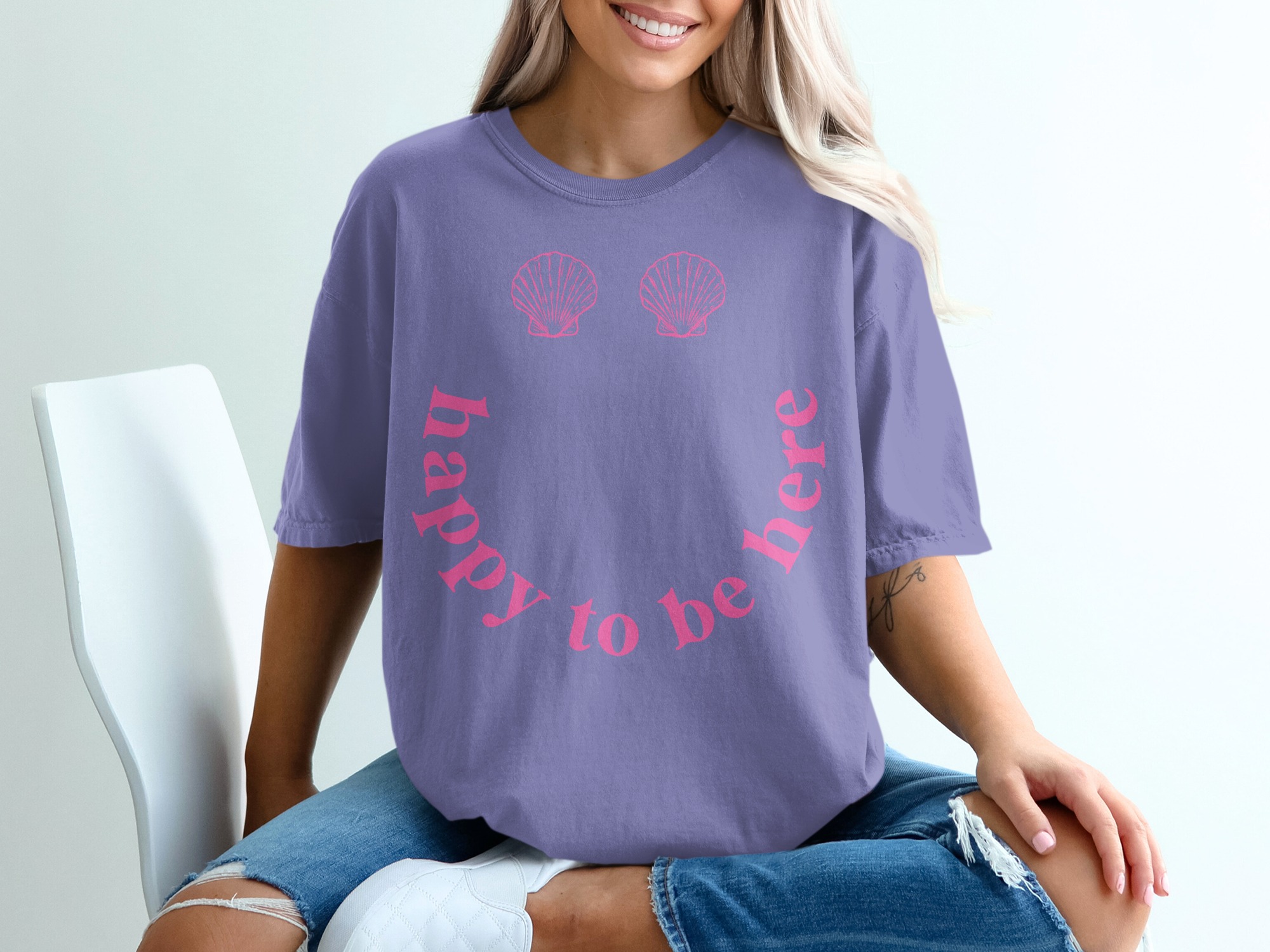 Happy To Be Here T-Shirt, Beach Smiley Face Shirt, Pink Seashell Graphic Tee, Coastal Vacation Top, Summer Aesthetic Preppy Gift For Her - Image 13