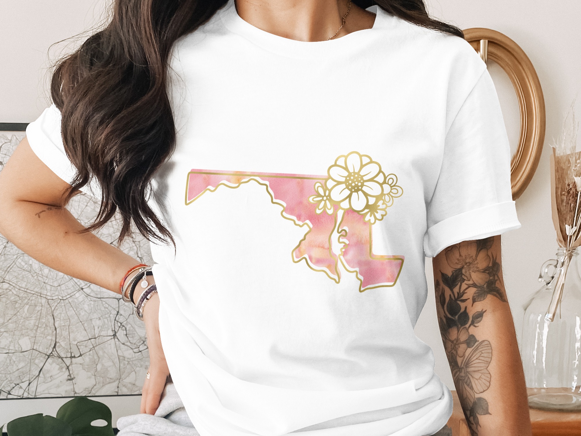 Maryland T-Shirt, Faux Gold Floral Maryland State Outline Tee, Watercolor Maryland Pride Shirt, Cute Women's Maryland Gift, Aesthetic Home