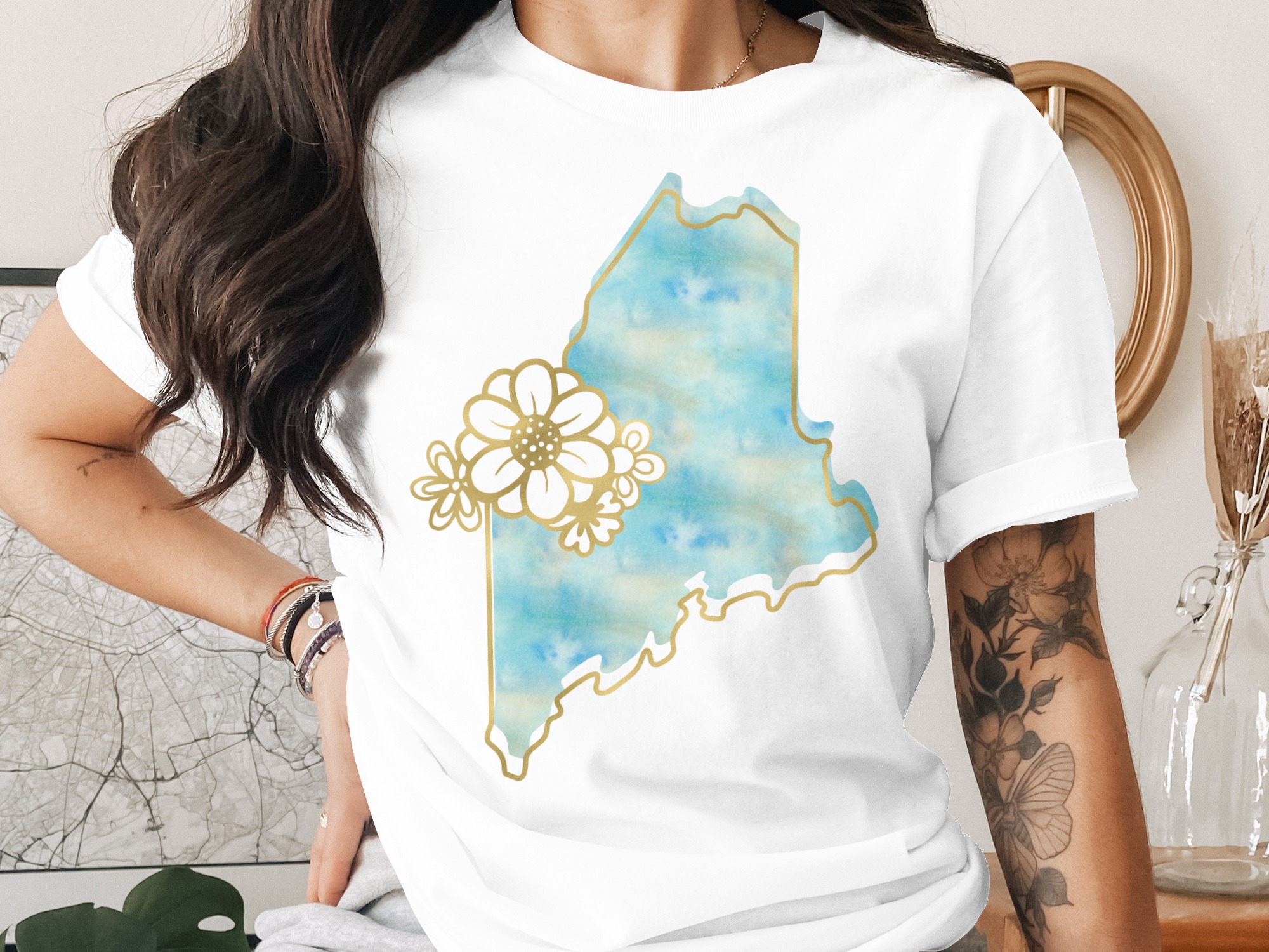 Maine State Flower T-Shirt, Watercolor Map Faux Gold Outline Tee, New England Travel Souvenir Gift, Maine Resident Shirt
