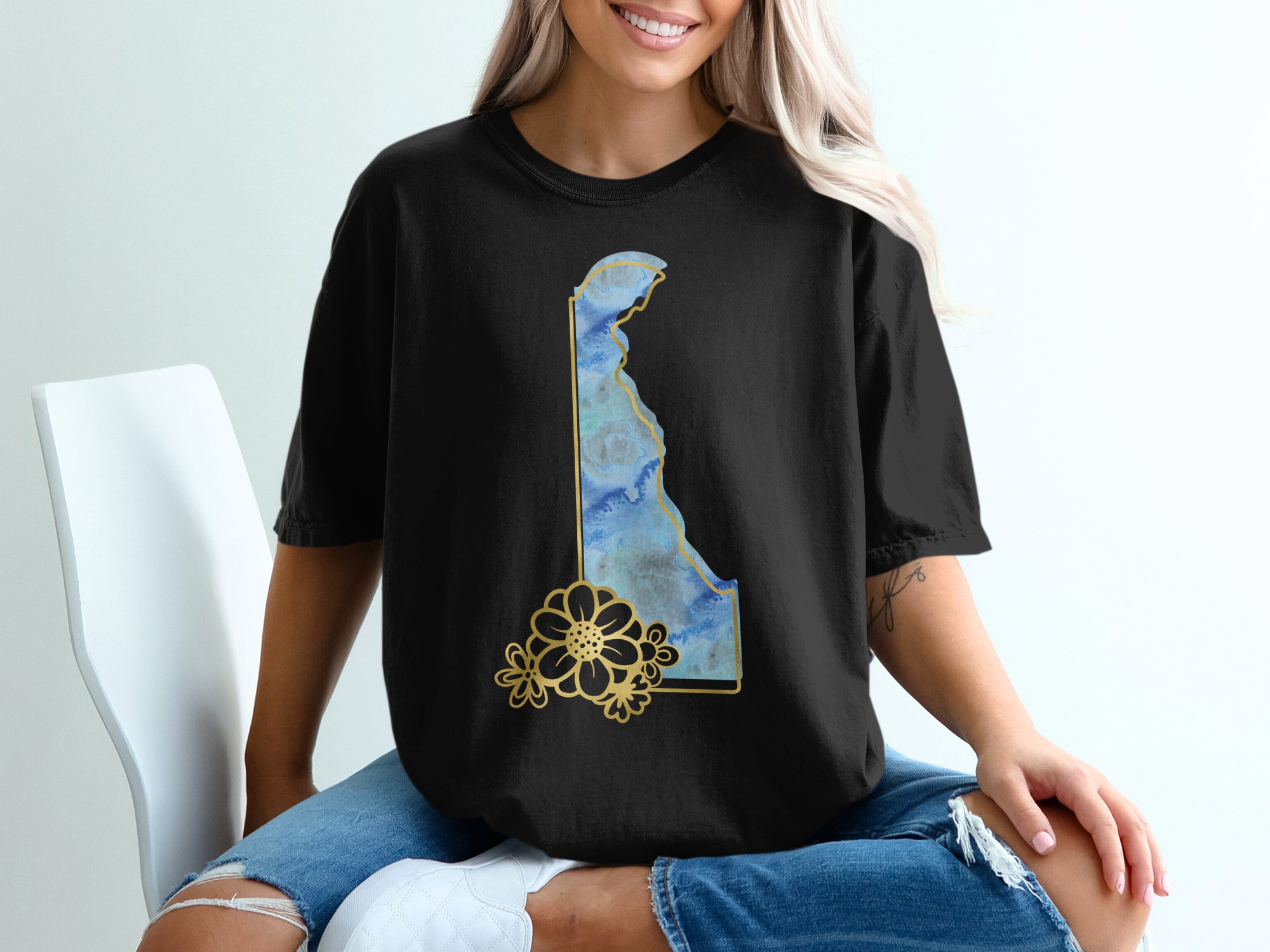Delaware State T-Shirt | Watercolor Floral Delaware Tee with Faux Gold Outline | Coastal Boho Delaware Gift | Unique State Pride Shirt for - Image 5