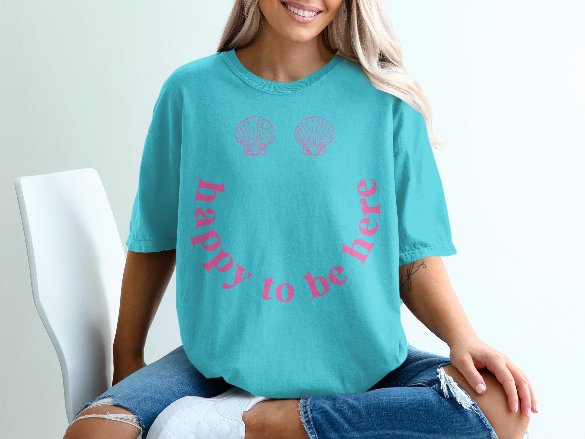 Happy To Be Here T-Shirt, Beach Smiley Face Shirt, Pink Seashell Graphic Tee, Coastal Vacation Top, Summer Aesthetic Preppy Gift For Her - Image 9