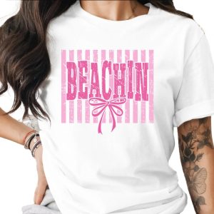Beachin' T-Shirt, Pink Bow Tee, Summer Vacation Shirt, Barbiecore Aesthetic, Coquette Beach Top, Trendy Apparel Gift