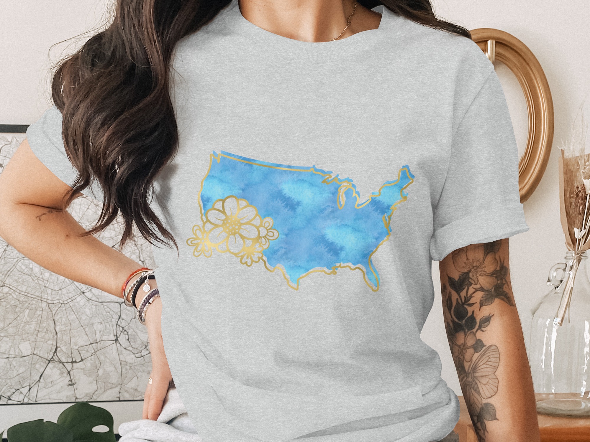 Watercolor USA Map T-Shirt, Faux Gold Floral America Outline Tee, Patriotic American Graphic Shirt, Gift for Her