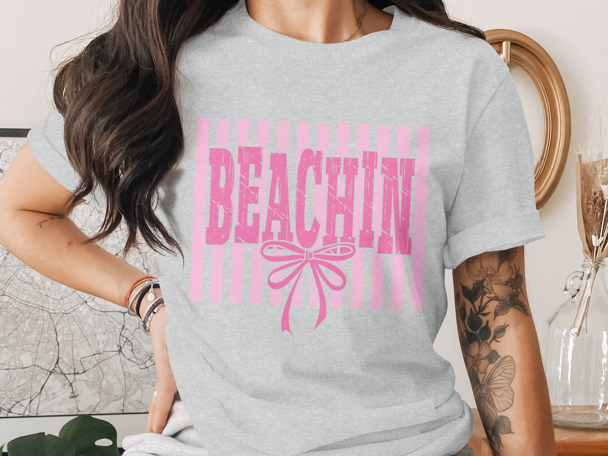 Beachin' T-Shirt, Pink Bow Tee, Summer Vacation Shirt, Barbiecore Aesthetic, Coquette Beach Top, Trendy Apparel Gift - Image 2