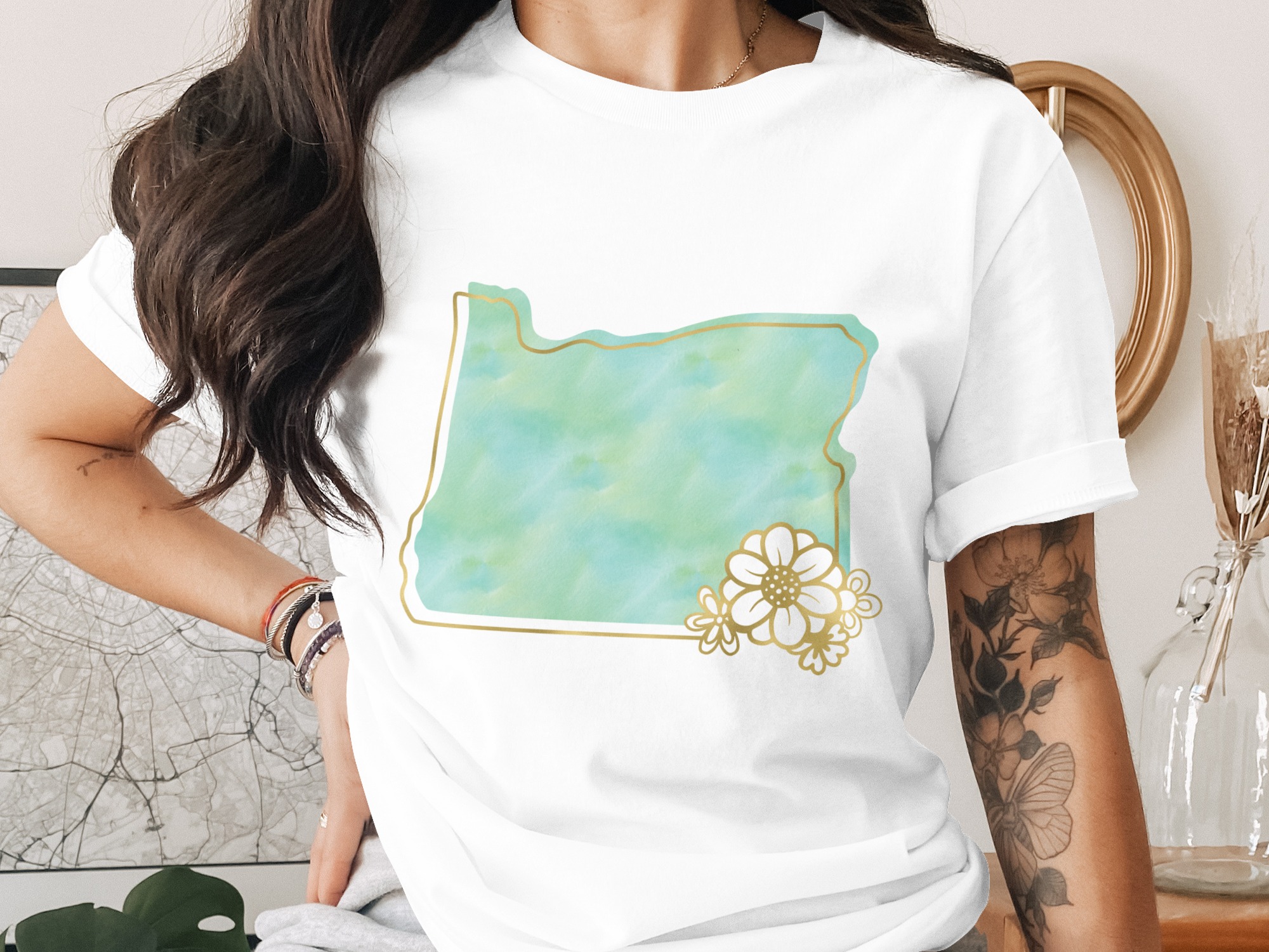 Oregon State Watercolor Faux Gold Floral T-Shirt, Pacific Northwest PNW Lover Tee, Nature Enthusiast Gift