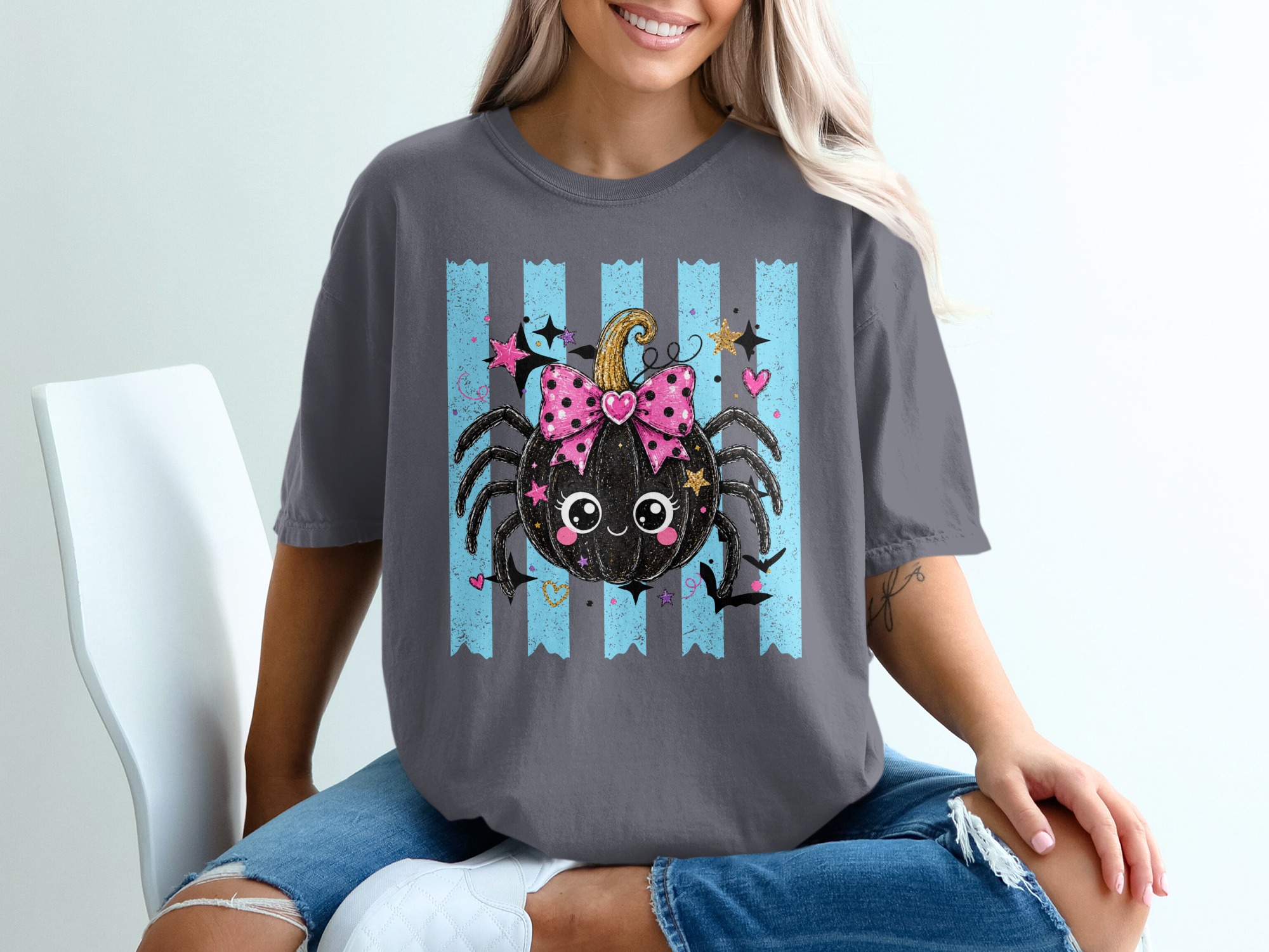 Cute Spooky Spider Pumpkin T-Shirt for Halloween Lover, Adorable Fall Autumn Tee Shirt with Faux Gold Glitter - Image 5