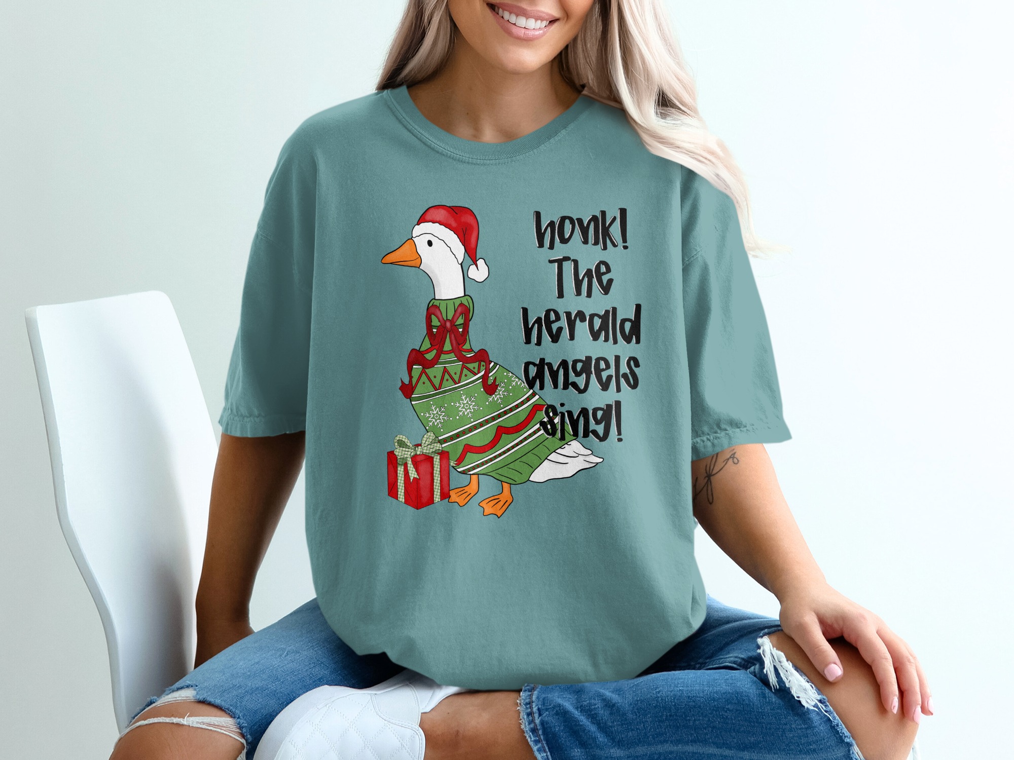 Funny Christmas T-Shirt, Honk The Herald Angels Sing Goose Christmas Shirt, Holiday Pun Festive Ugly Sweater Tee, Humorous Animal Print Xmas