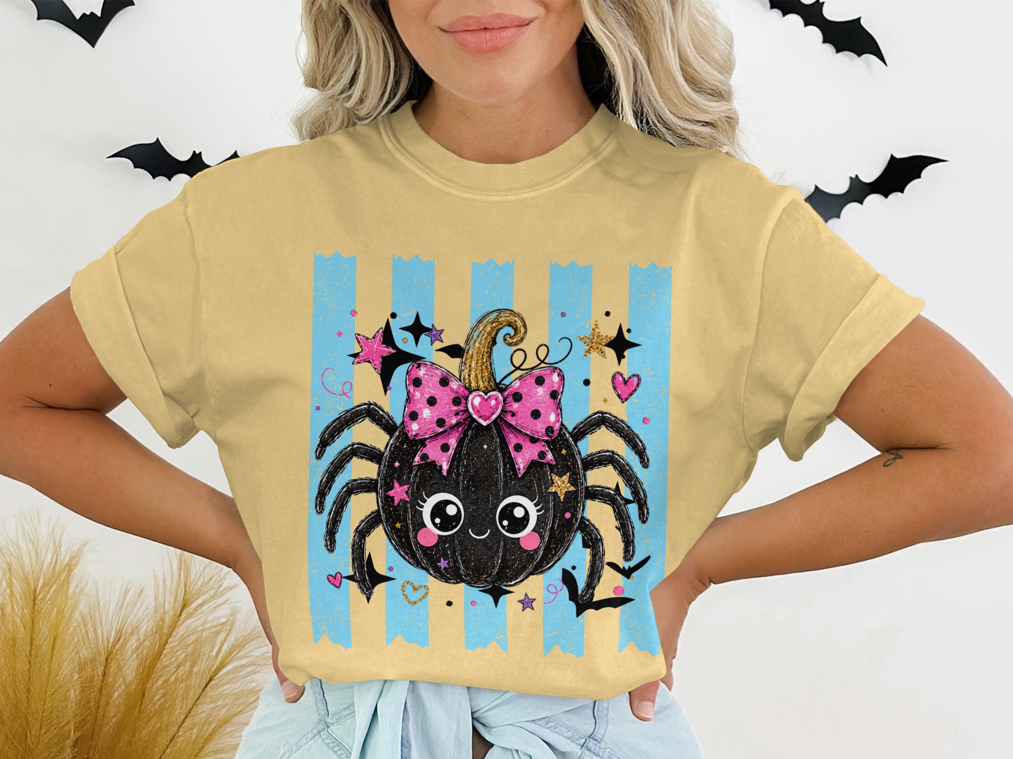 Cute Spooky Spider Pumpkin T-Shirt for Halloween Lover, Adorable Fall Autumn Tee Shirt with Faux Gold Glitter