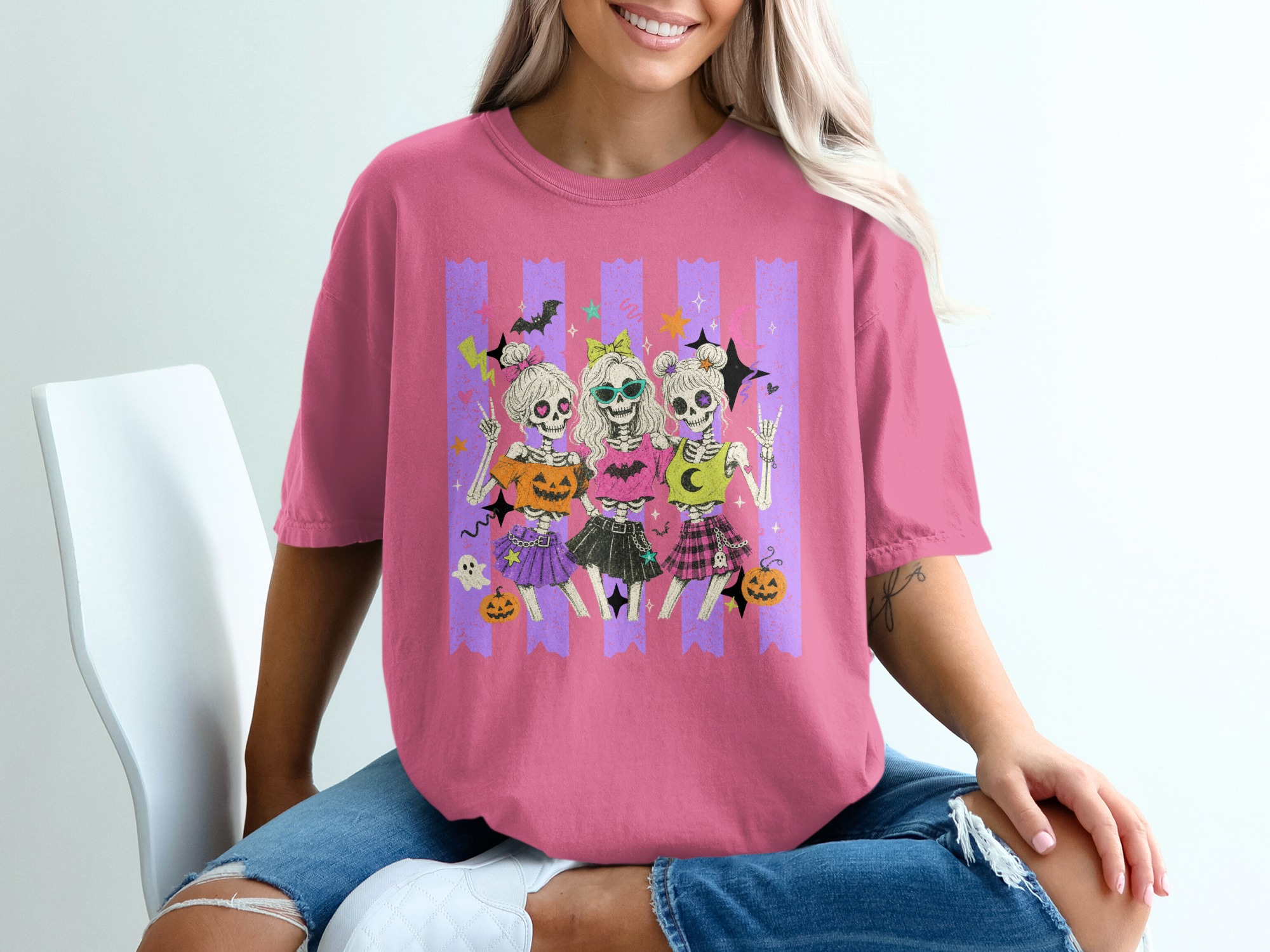 Spooky Skeleton Friends Halloween T-Shirt, Pastel Goth Skull Girl Gang Tee, Aesthetic Fall Party Outfit