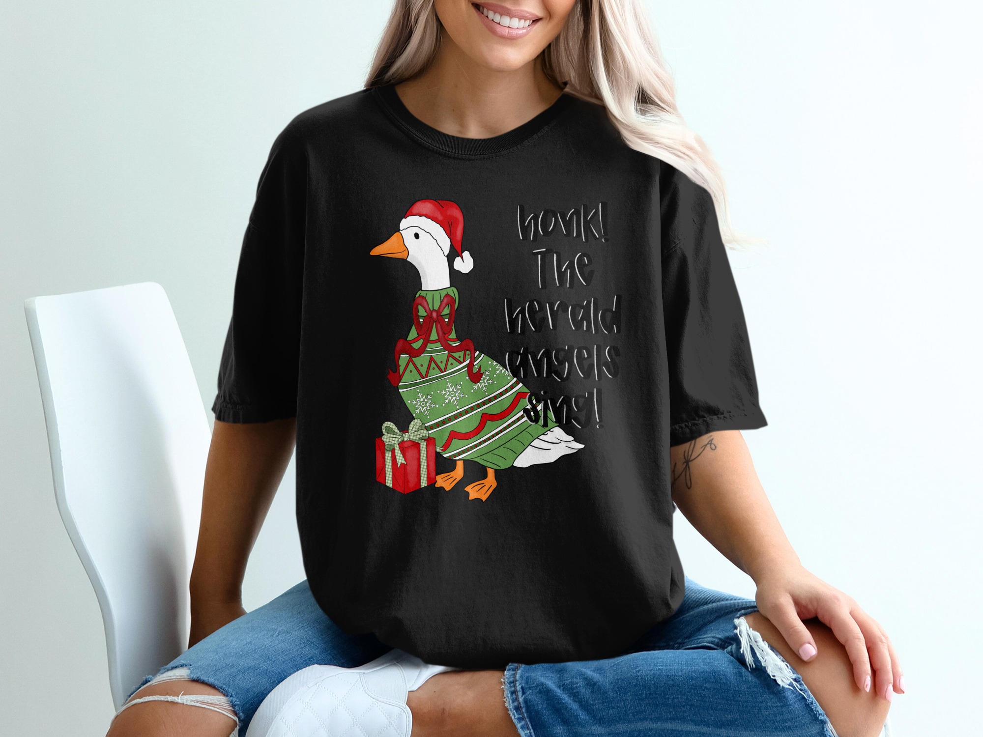 Funny Christmas T-Shirt, Honk The Herald Angels Sing Goose Christmas Shirt, Holiday Pun Festive Ugly Sweater Tee, Humorous Animal Print Xmas - Image 2